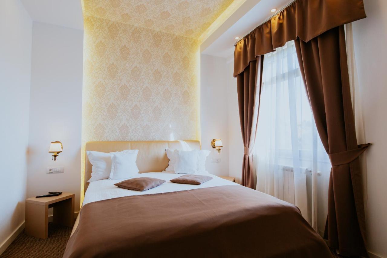 Hotel Restaurant Park Csíkszereda Kültér fotó
