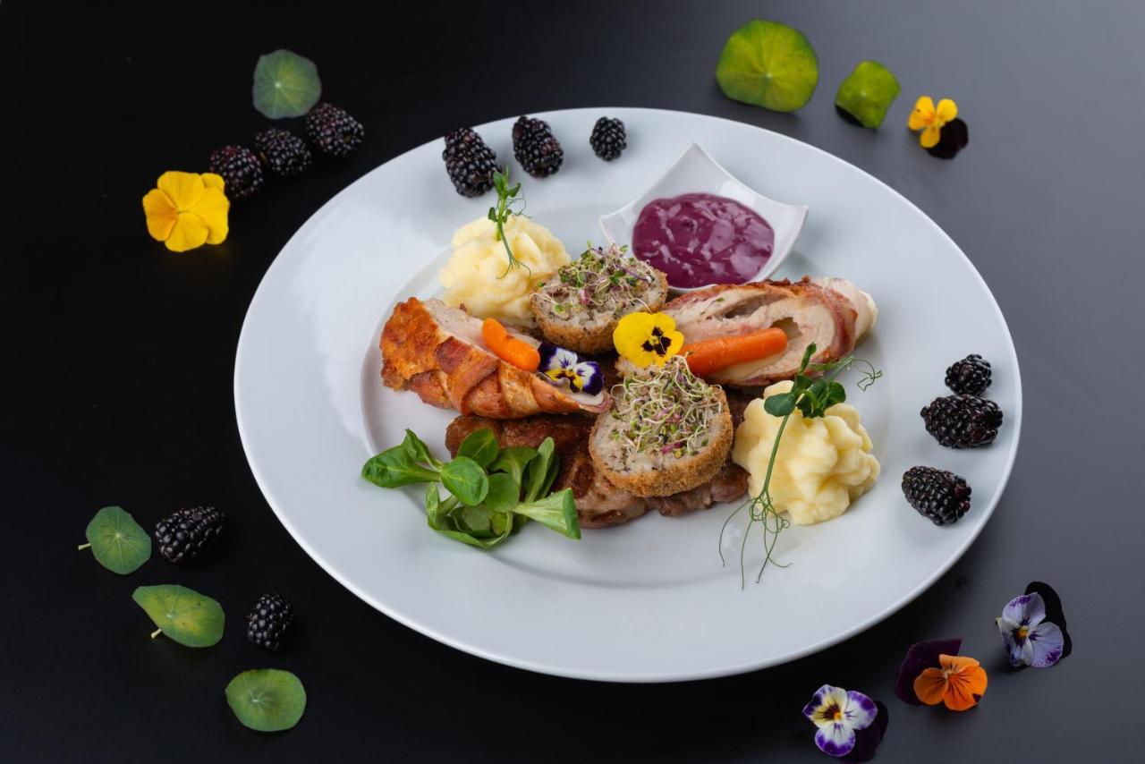 Hotel Restaurant Park Csíkszereda Kültér fotó