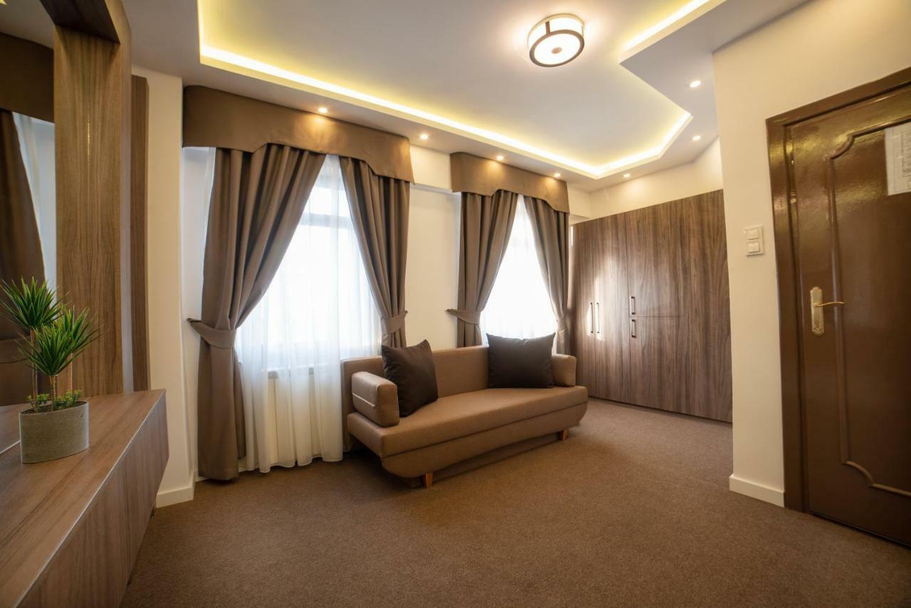 Hotel Restaurant Park Csíkszereda Kültér fotó